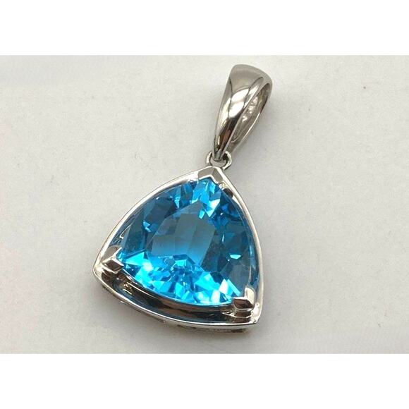 Effy BH 14k White Gold Trillion Cut Blue Topaz Pendant Vintage